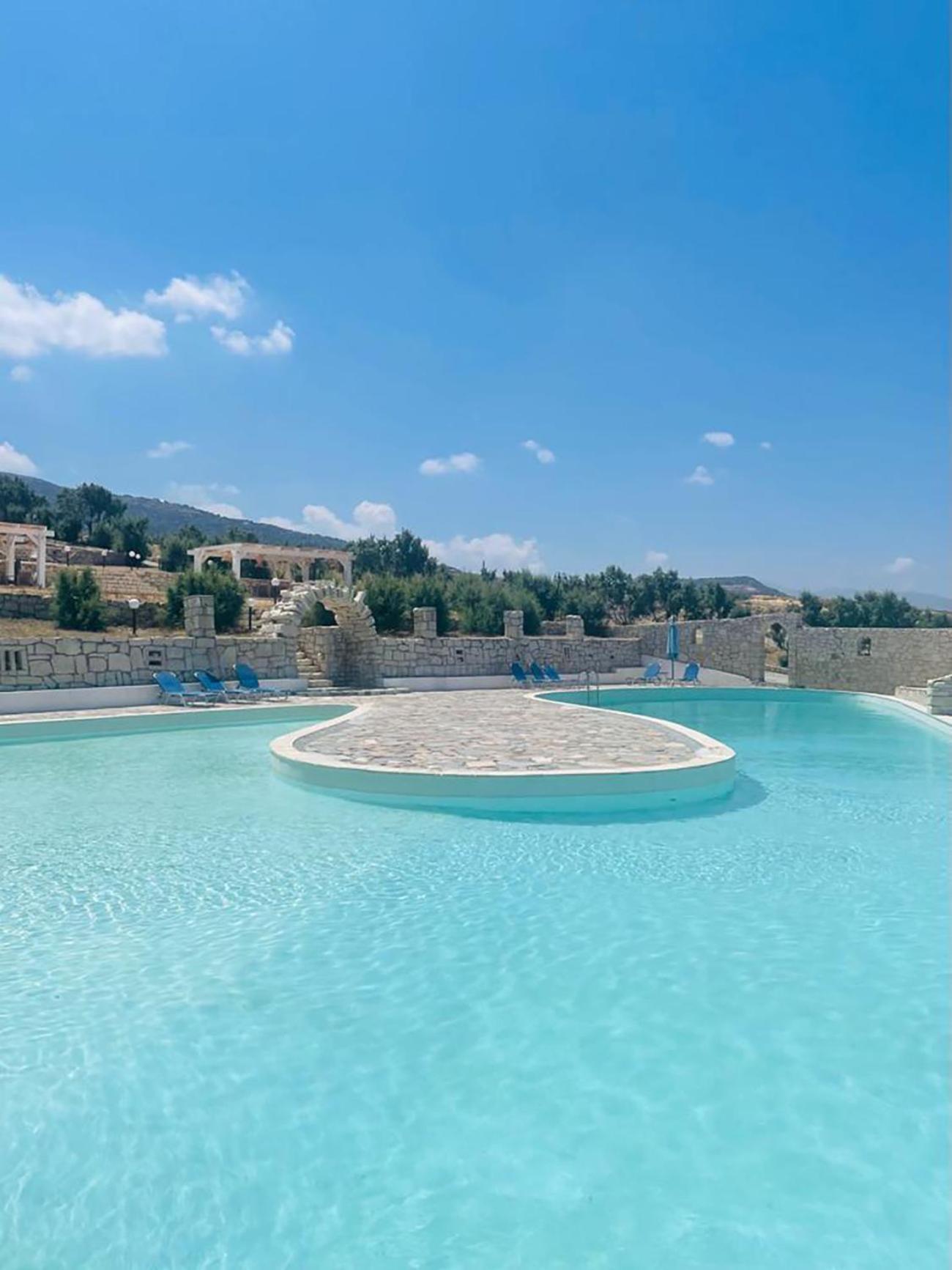 Lassion Golden Bay Sitia  Buitenkant foto